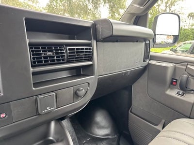 2025 Chevrolet Express Cargo WT