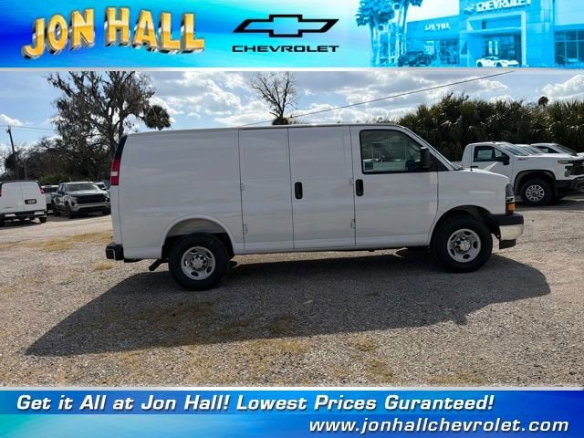 2026 Chevrolet Express Cargo 3500 WT
