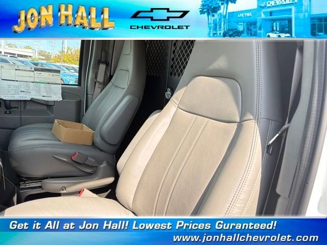 2026 Chevrolet Express Cargo 3500 WT