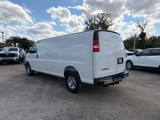 2026 Chevrolet Express Cargo 3500 WT