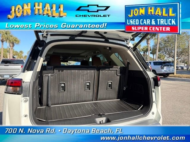 2023 Nissan Pathfinder Platinum