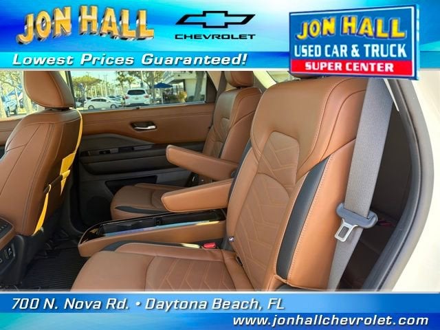 2023 Nissan Pathfinder Platinum